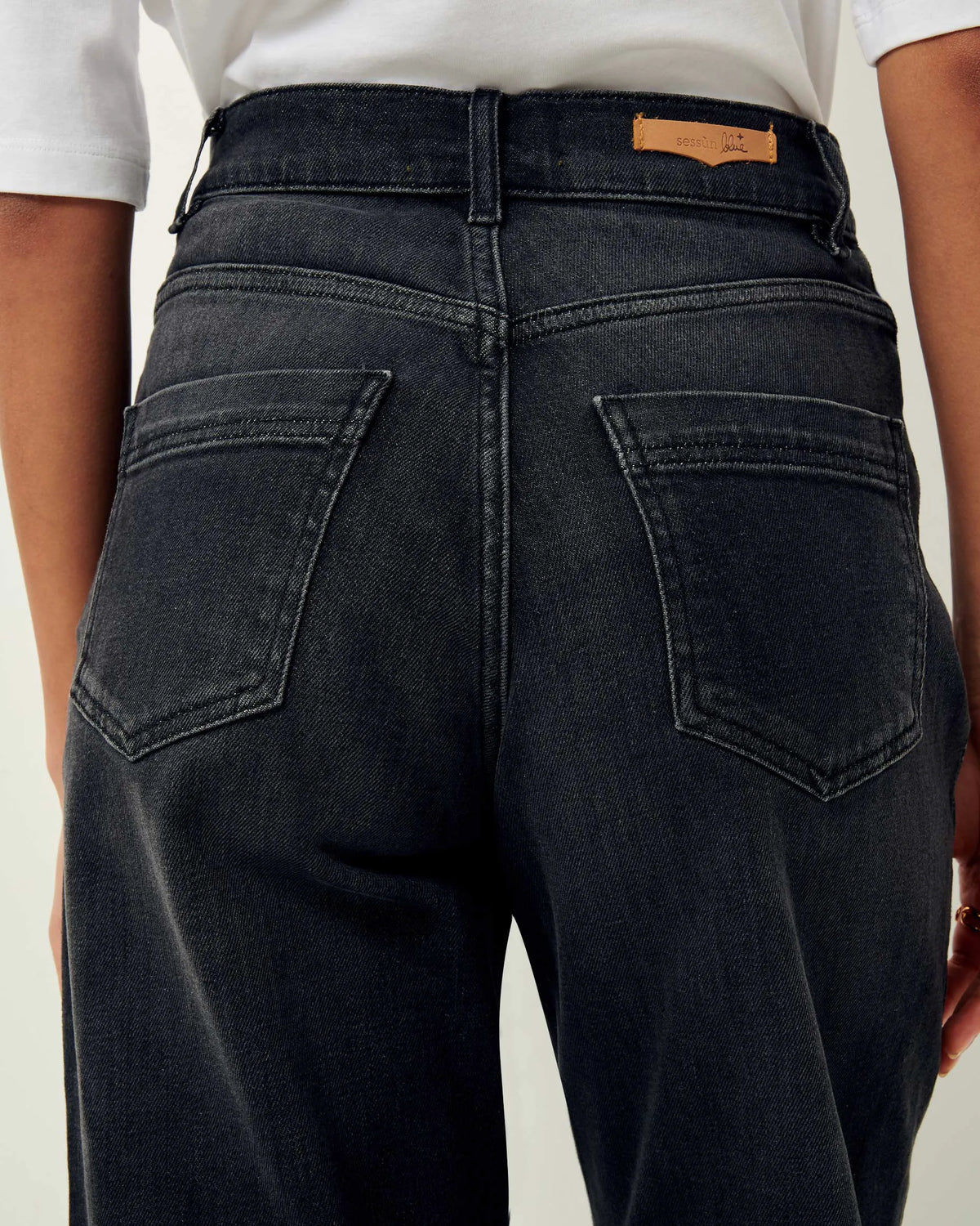 Brocken Black