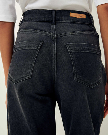 Brocken Black